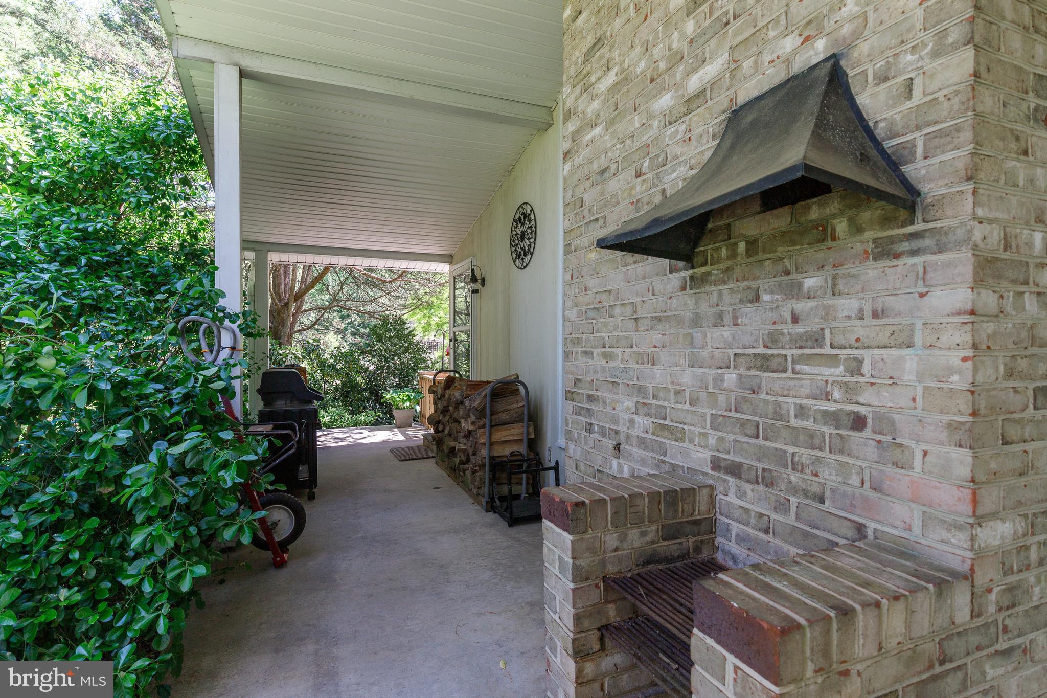 3915 LONGMOOR CIRCLE