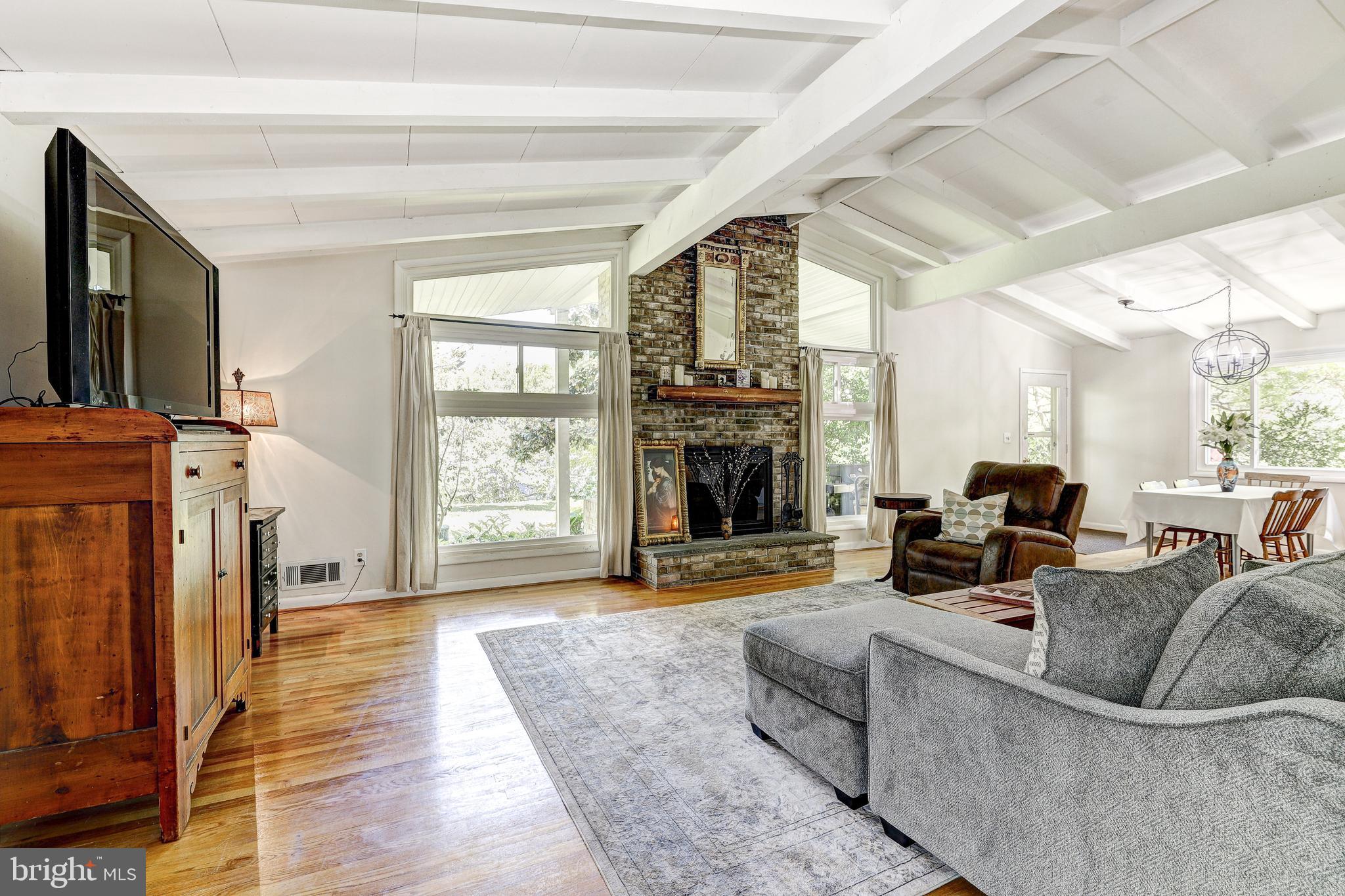 3915 LONGMOOR CIRCLE