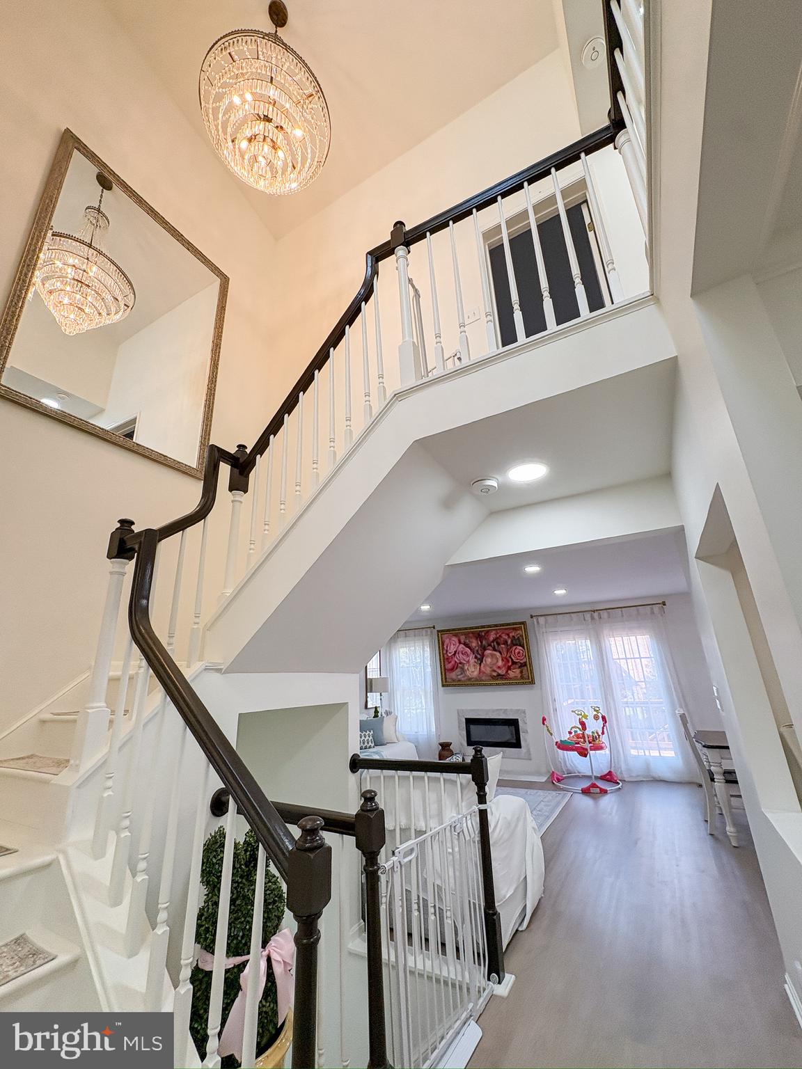 64 RIVER OAKS CIRCLE