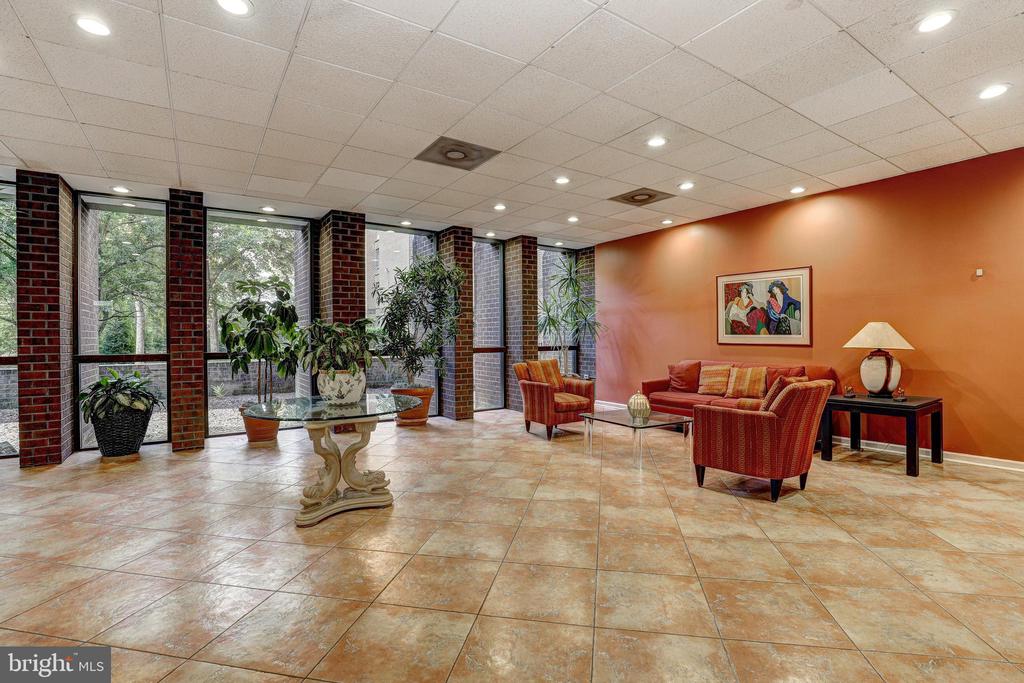 7 SLADE AVENUE 607