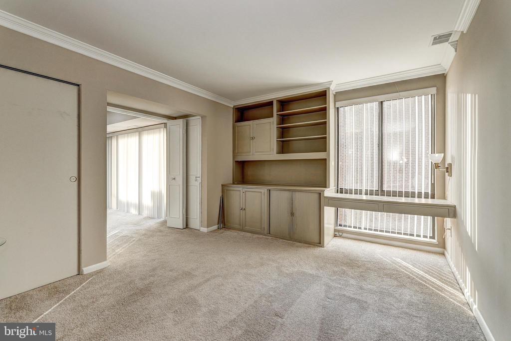 7 SLADE AVENUE 607