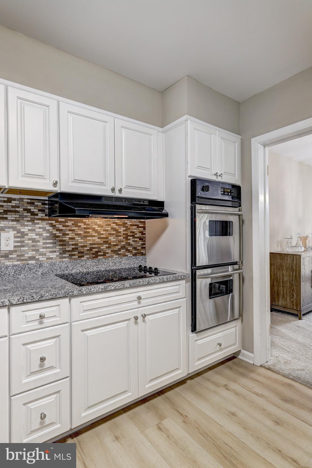 7 SLADE AVENUE 607