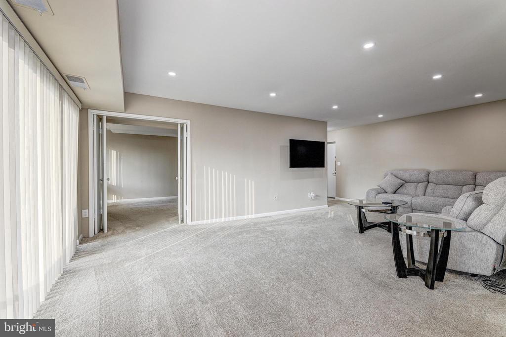 7 SLADE AVENUE 607