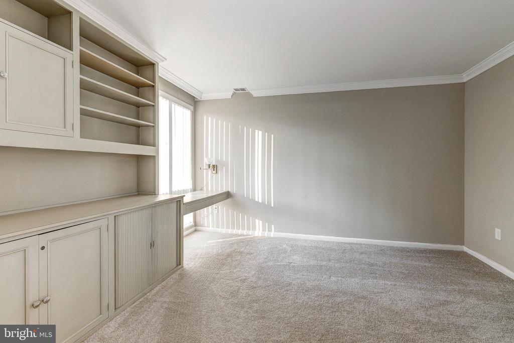 7 SLADE AVENUE 607