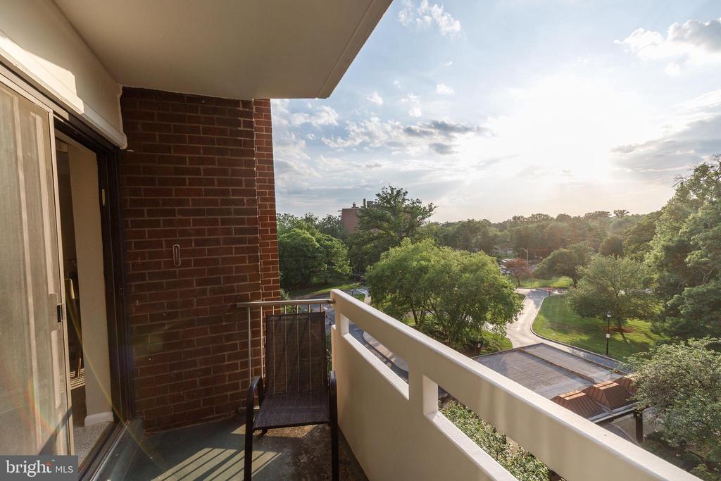7 SLADE AVENUE 607