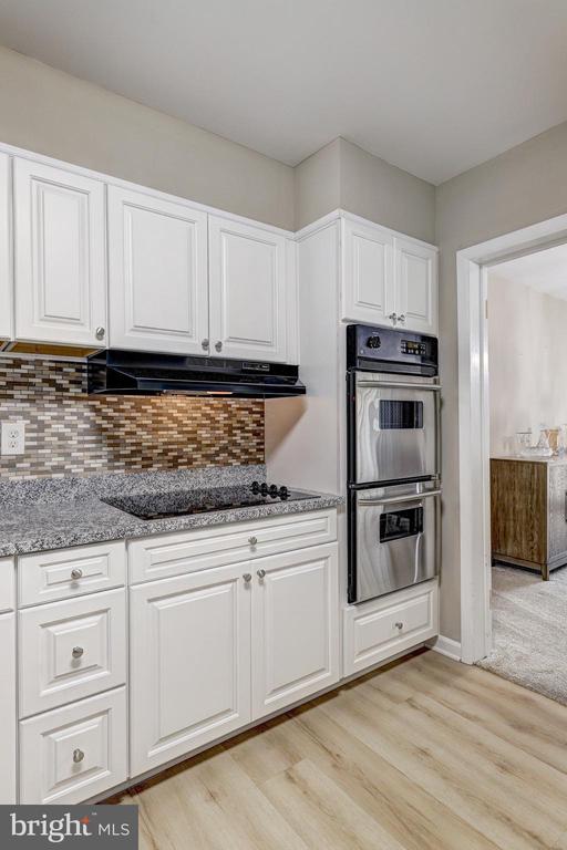 7 SLADE AVENUE 607