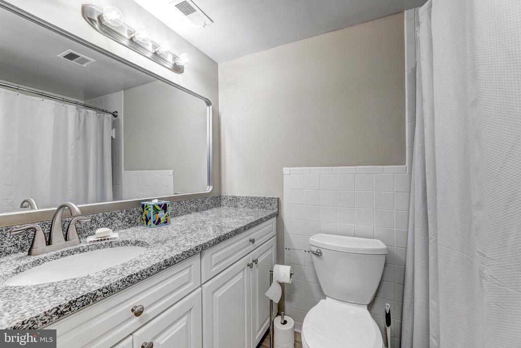 7 SLADE AVENUE 607