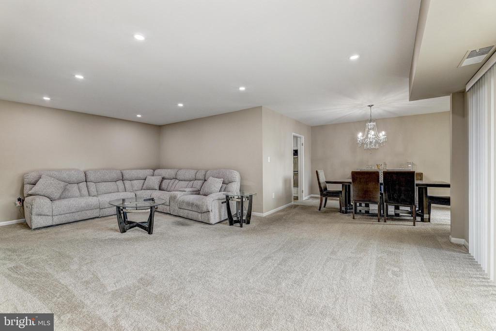 7 SLADE AVENUE 607