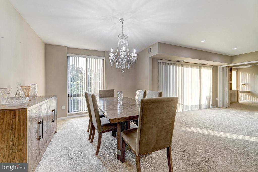 7 SLADE AVENUE 607