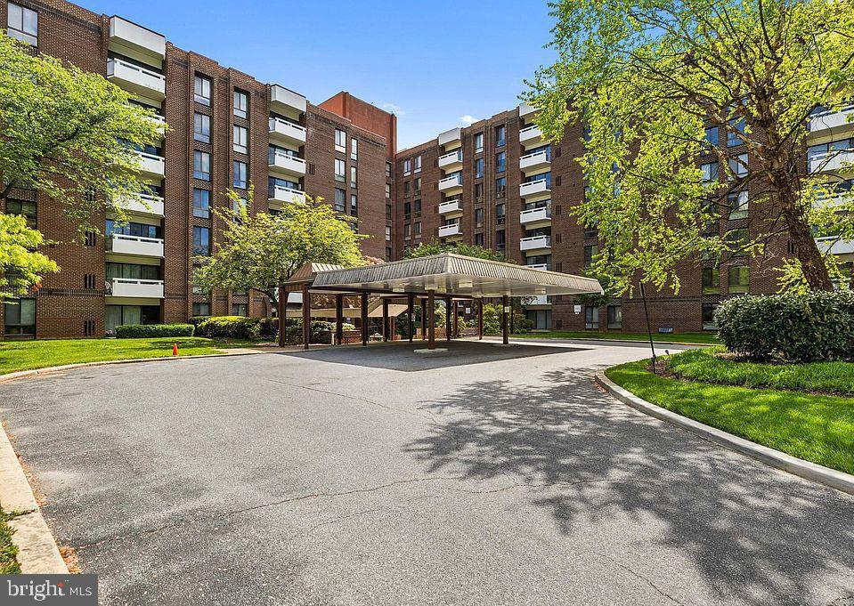 7 SLADE AVENUE 607