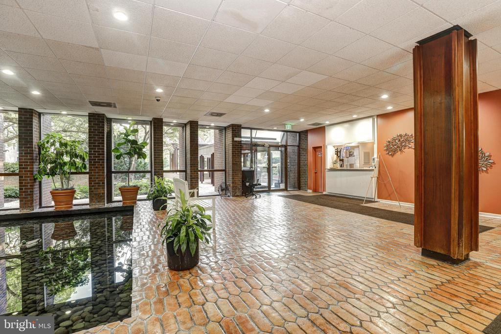 7 SLADE AVENUE 607
