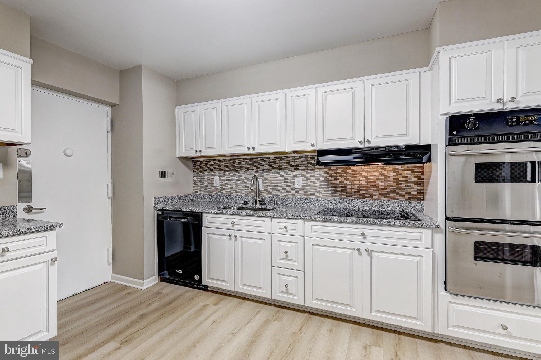 7 SLADE AVENUE 607
