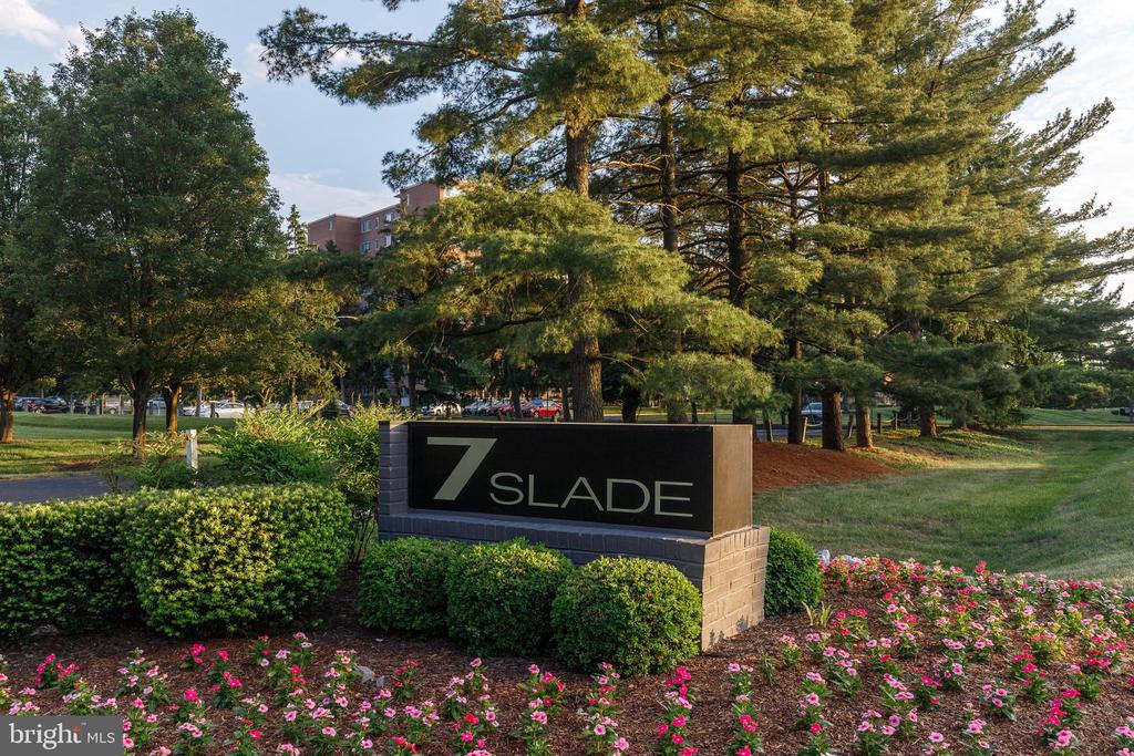 7 SLADE AVENUE 607