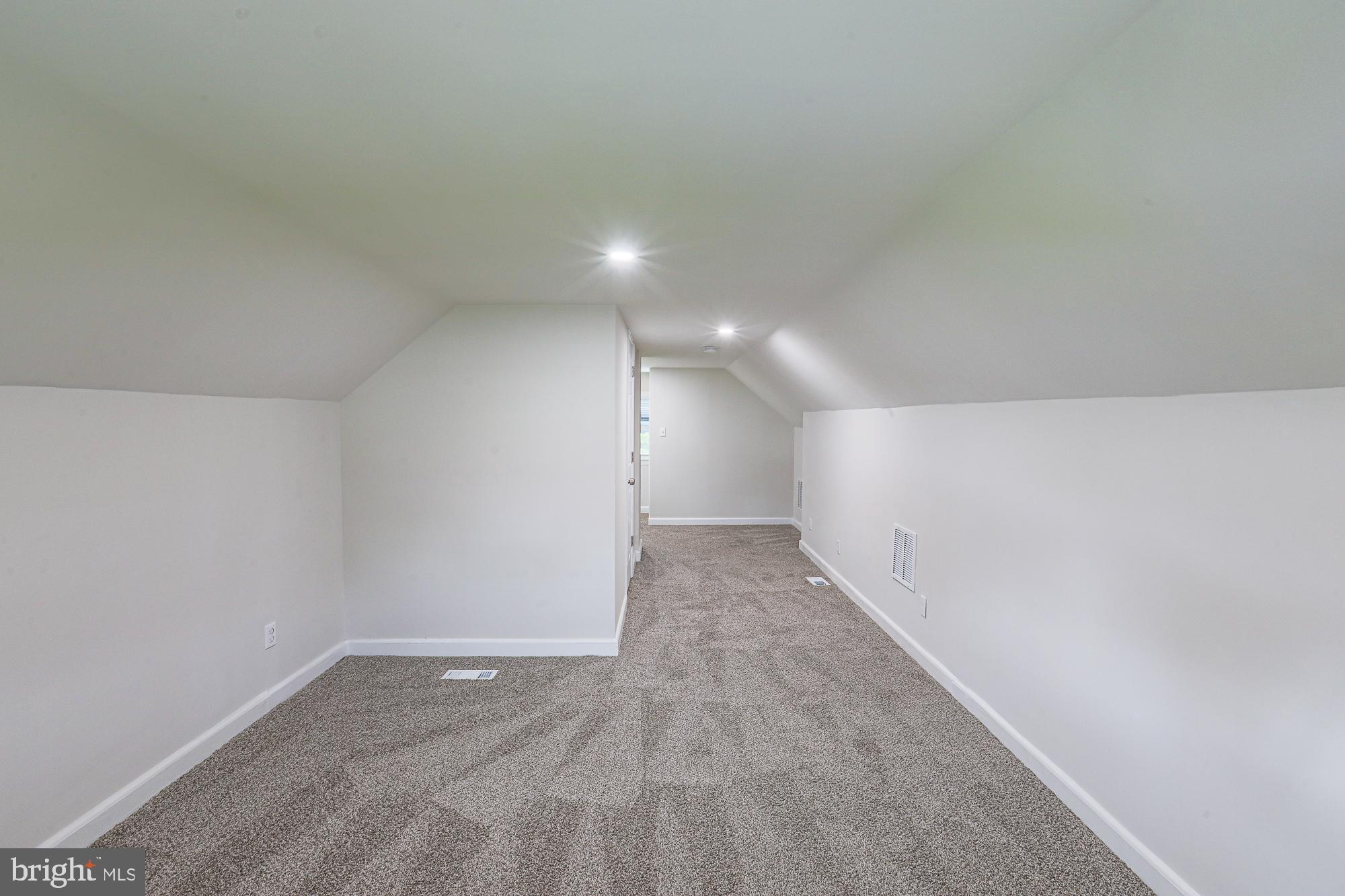 6512 GOLDEN RING ROAD