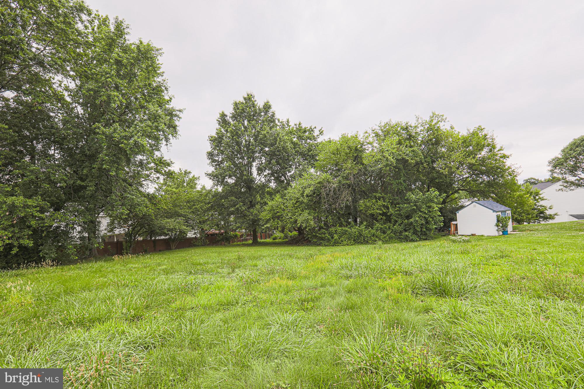 6512 GOLDEN RING ROAD