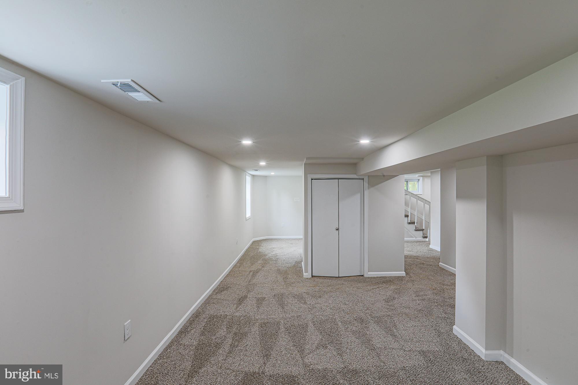 6512 GOLDEN RING ROAD