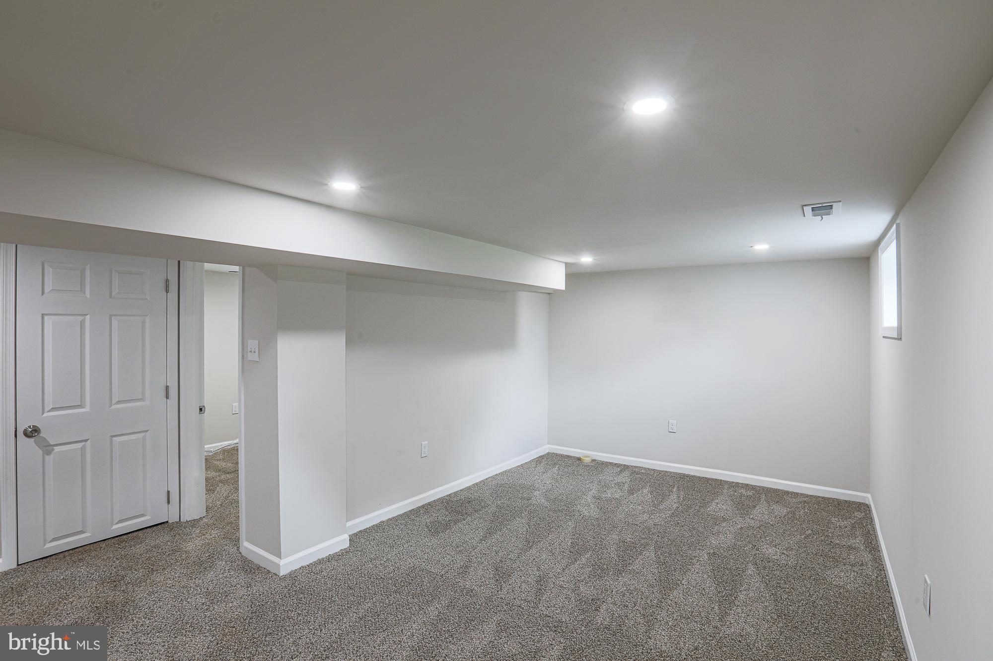 6512 GOLDEN RING ROAD
