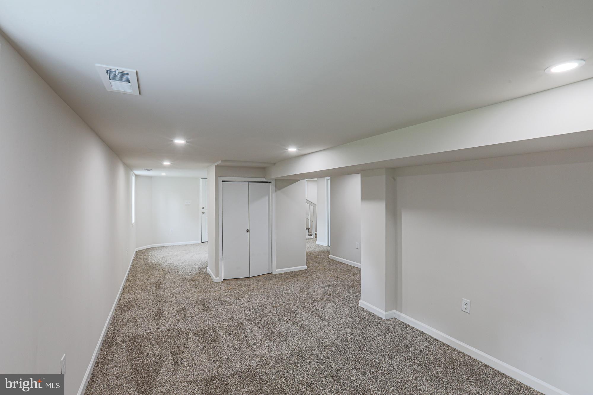 6512 GOLDEN RING ROAD