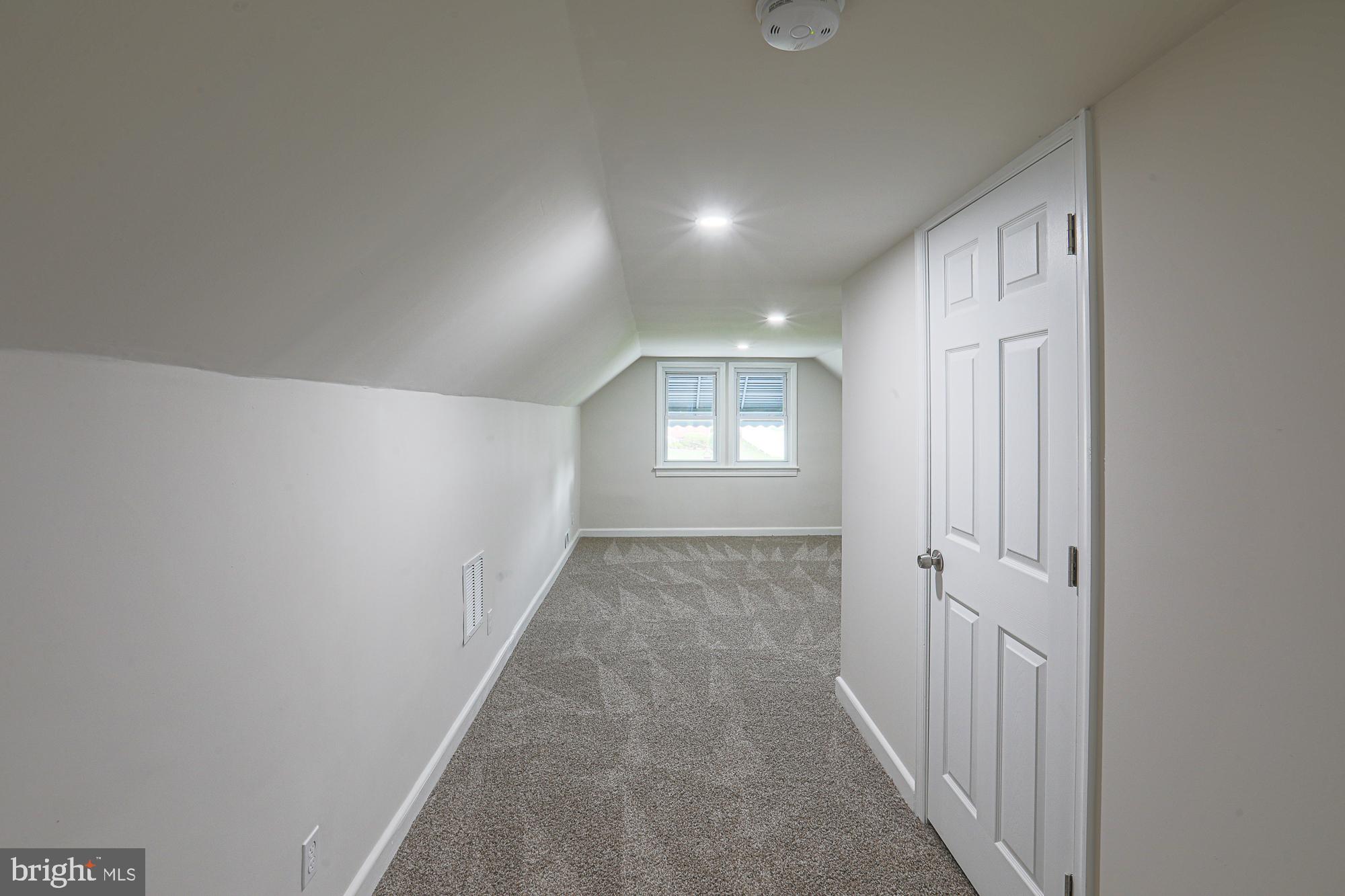 6512 GOLDEN RING ROAD