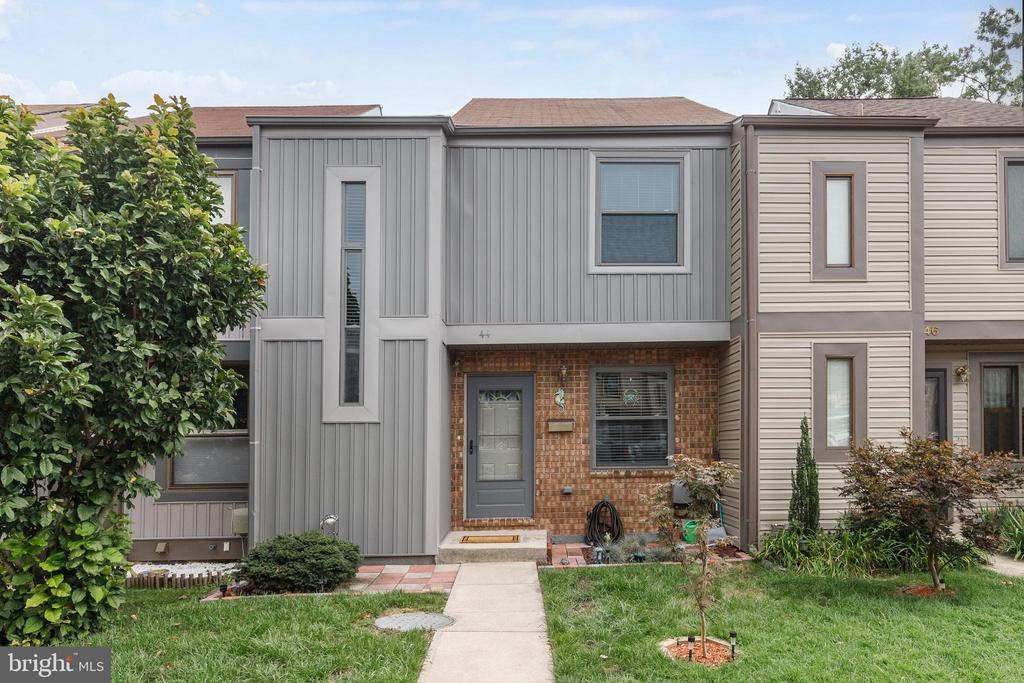 44 HELMSMAN COURT