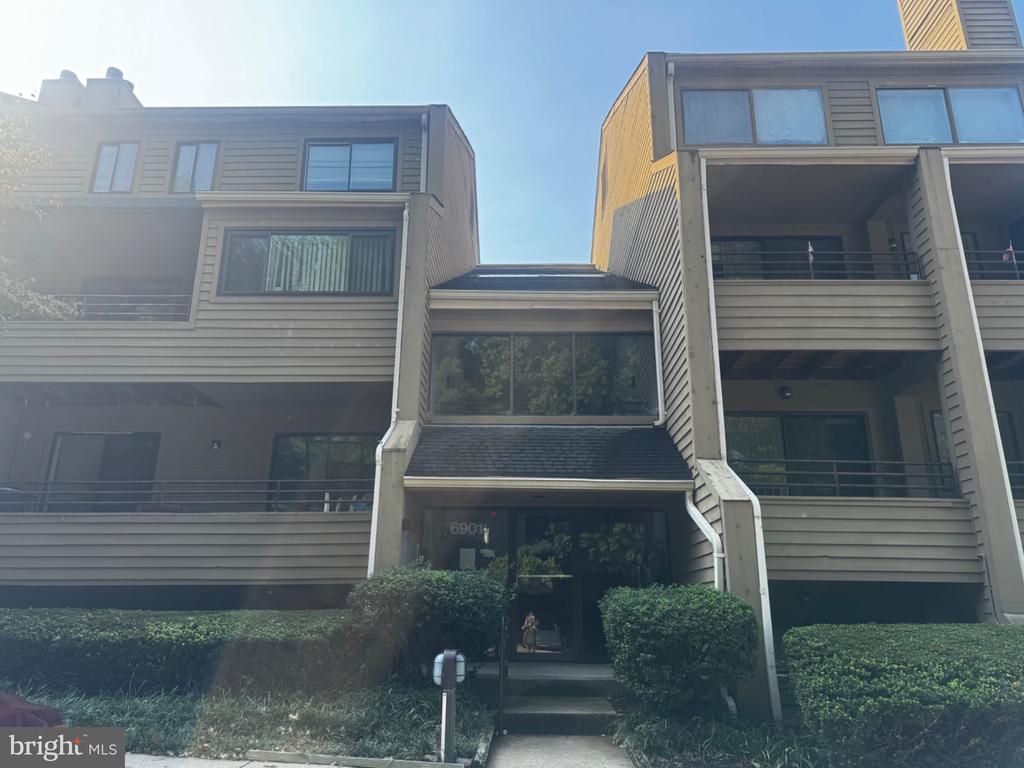 6901 JONES VIEW DRIVE Unit: 2B