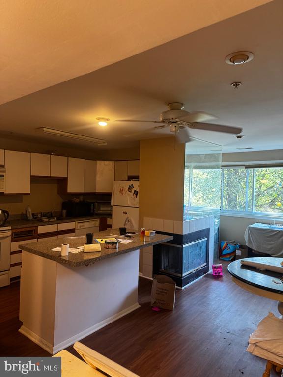 6901 JONES VIEW DRIVE Unit: 2B