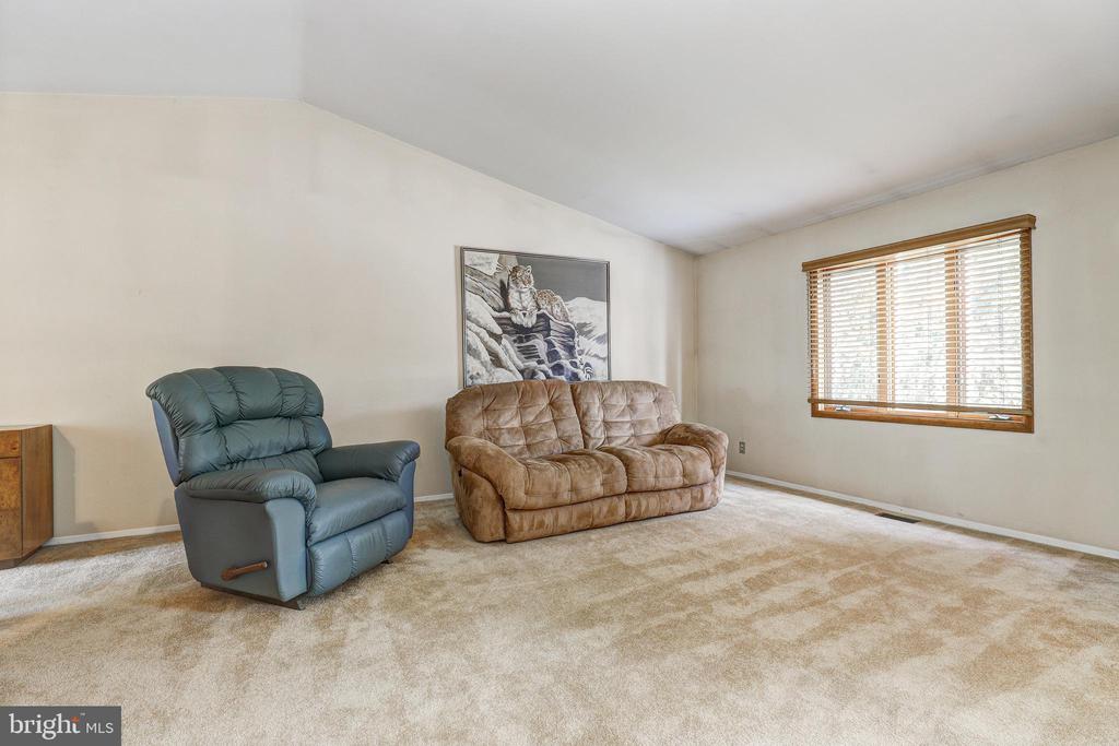808 UNIONTOWN ROAD