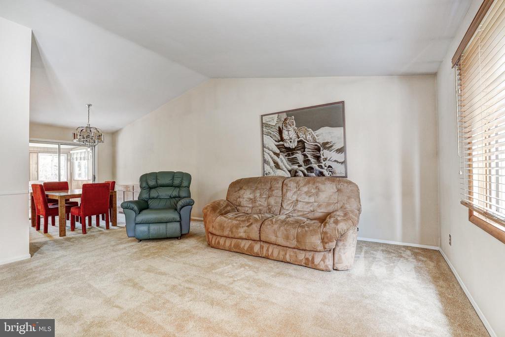 808 UNIONTOWN ROAD