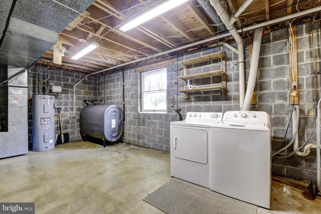 808 UNIONTOWN ROAD