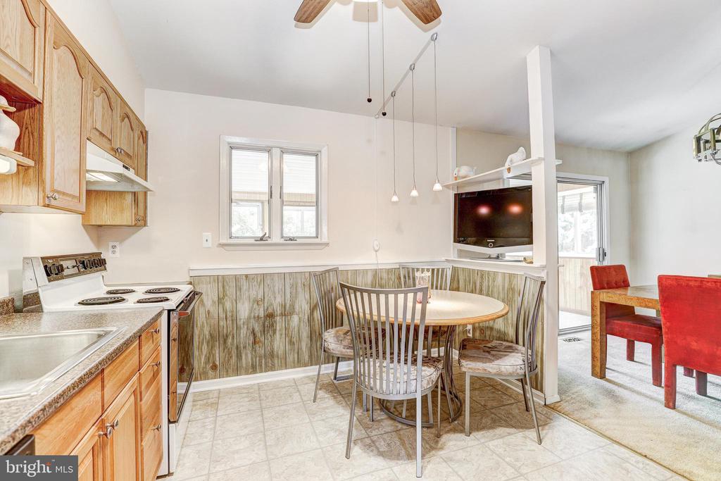 808 UNIONTOWN ROAD