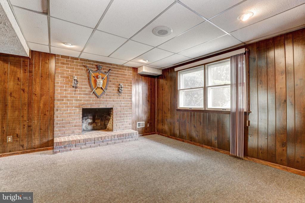 808 UNIONTOWN ROAD
