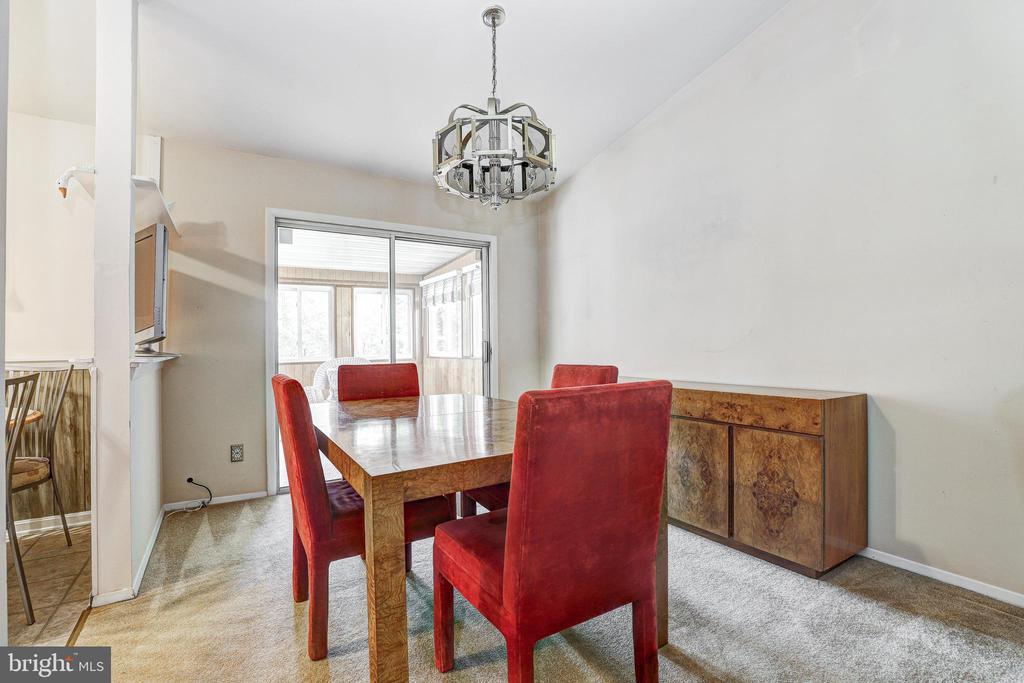 808 UNIONTOWN ROAD