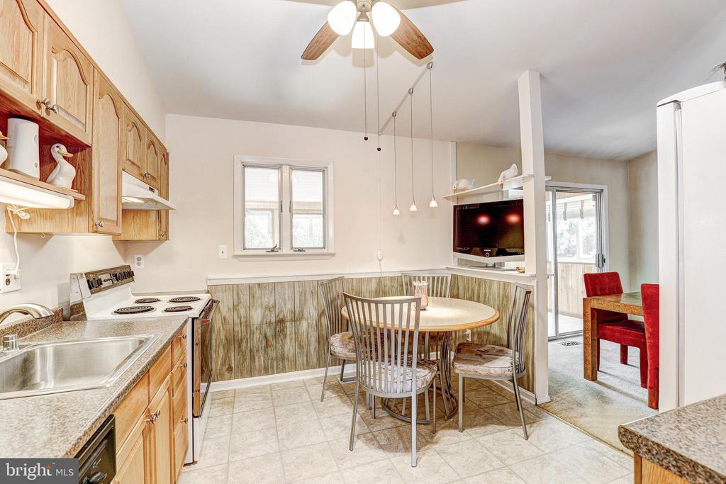 808 UNIONTOWN ROAD