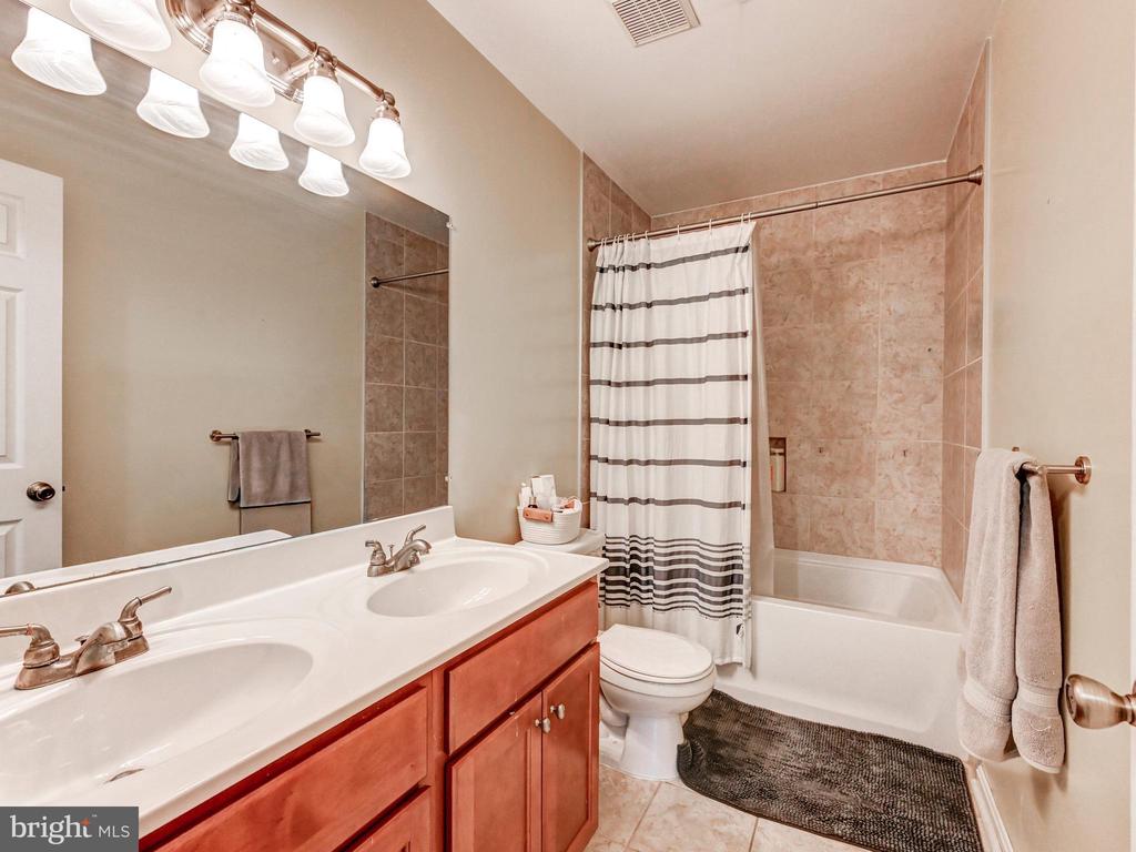 3939 BRITTANY LANE