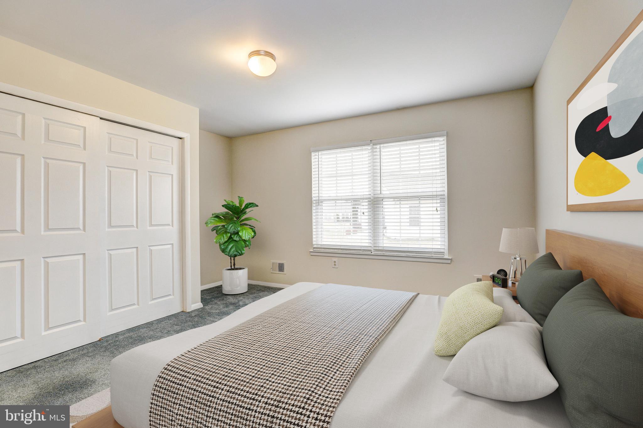 5669 CRABAPPLE DRIVE