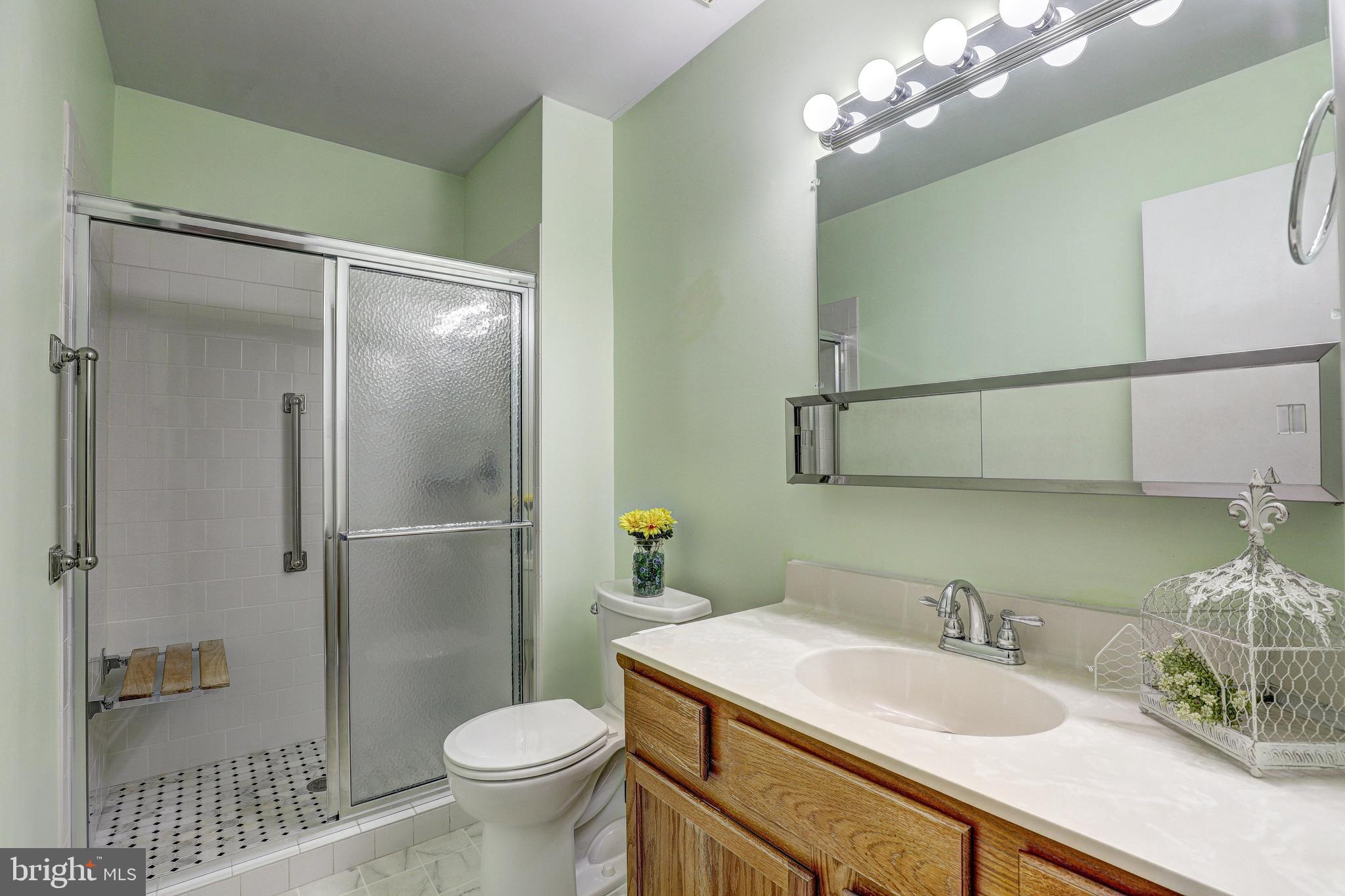 5669 CRABAPPLE DRIVE