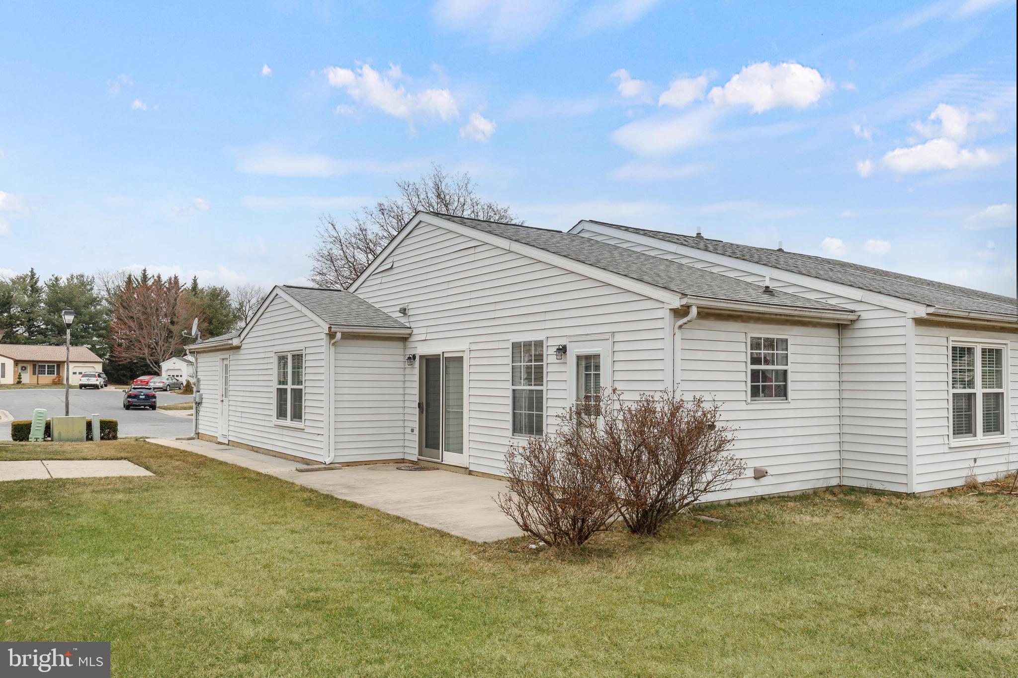 5669 CRABAPPLE DRIVE