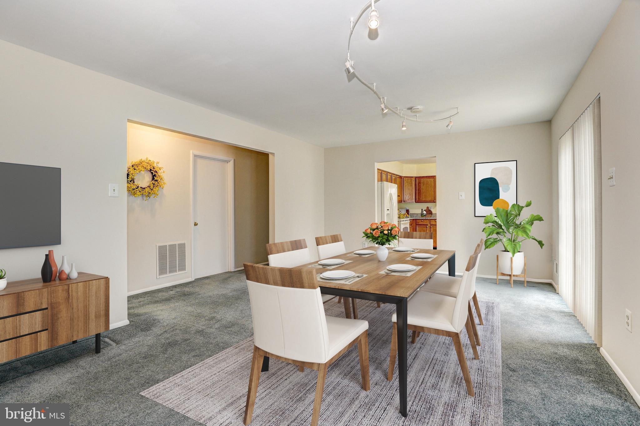 5669 CRABAPPLE DRIVE