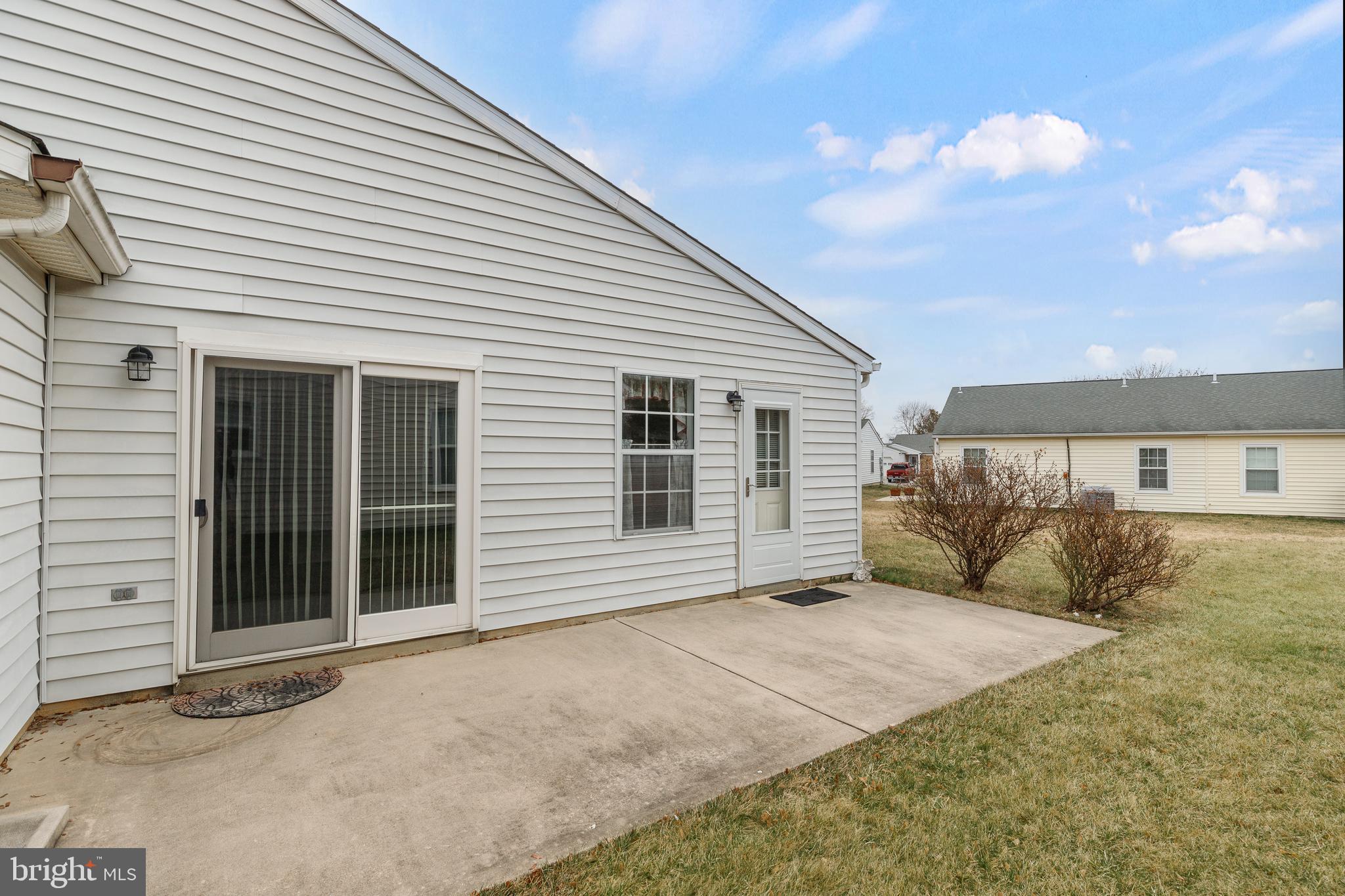 5669 CRABAPPLE DRIVE