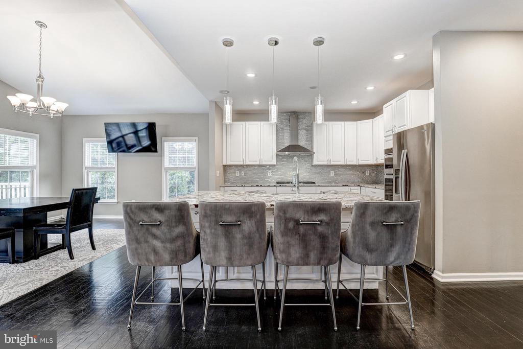 2093 TITAN TERRACE
