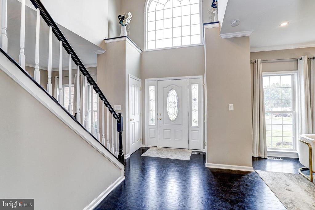 2093 TITAN TERRACE