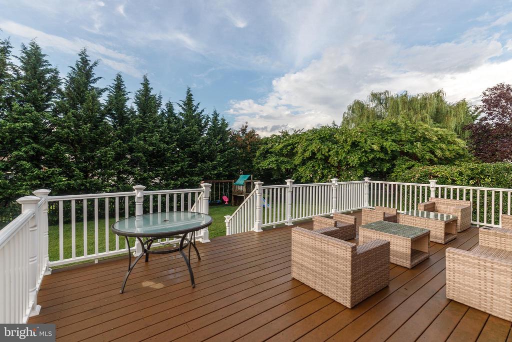 2093 TITAN TERRACE