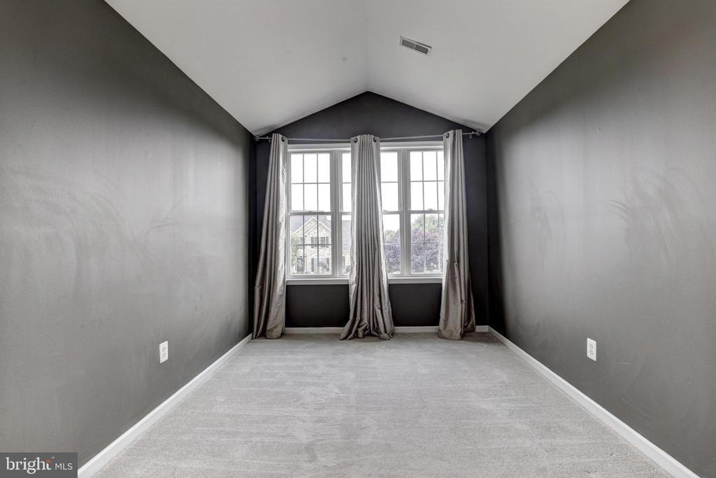 2093 TITAN TERRACE