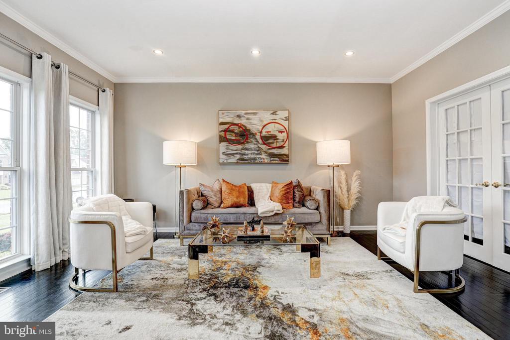 2093 TITAN TERRACE