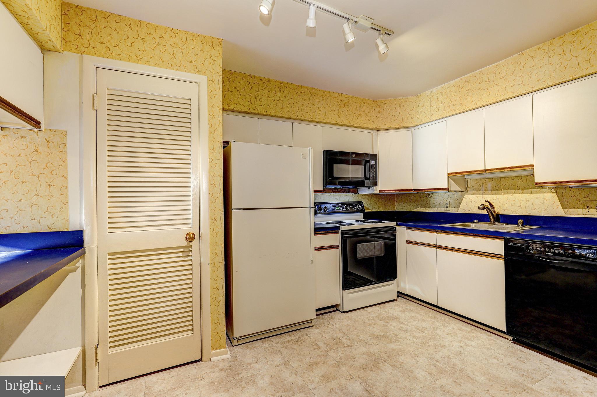 5439 RING DOVE LANE D-2-10