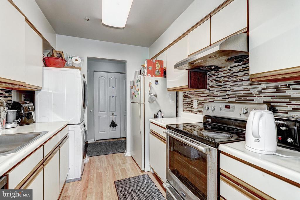 8495 FALLS RUN ROAD Unit: I
