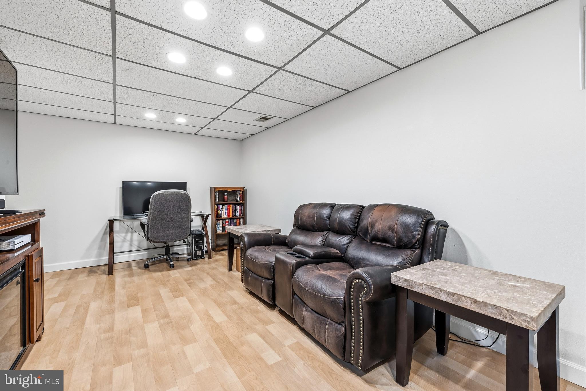 20550 NEERWINDER STREET