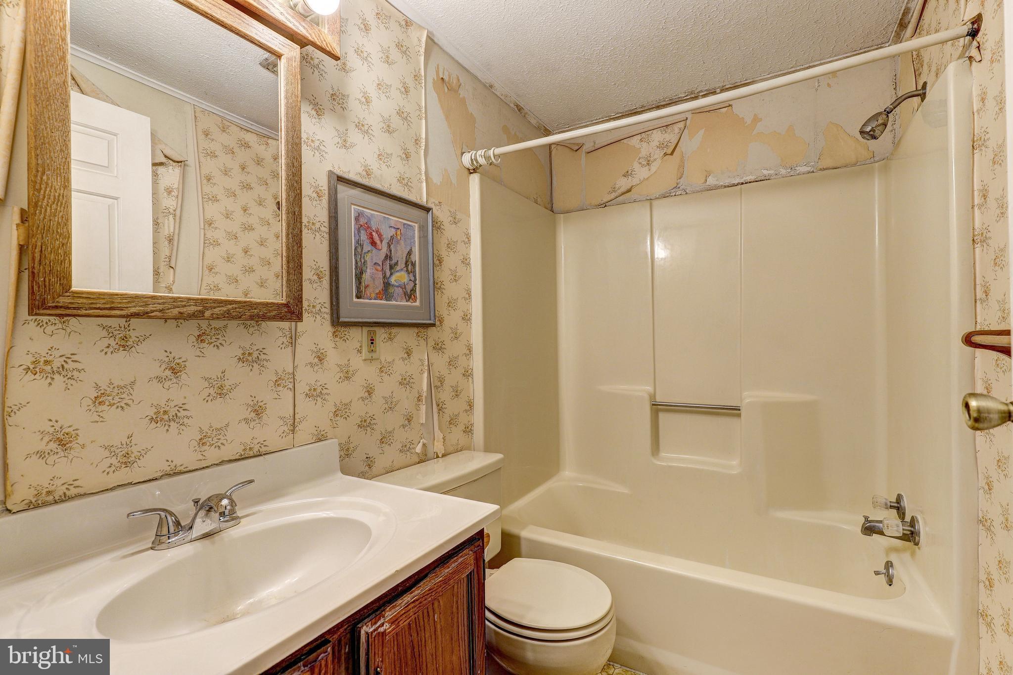 8216 MONTPELIER DRIVE