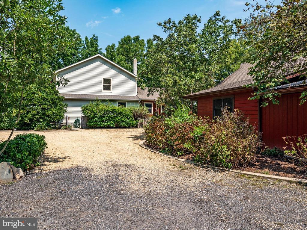 1316 EWINGTOWN ROAD