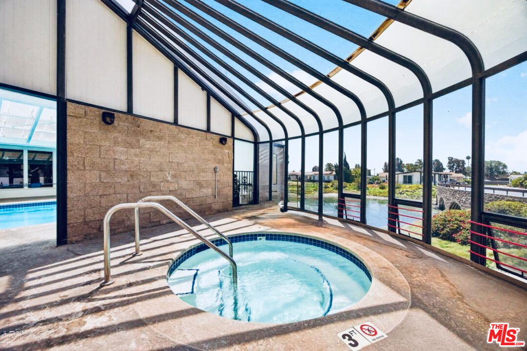 68 Poinsettia Gardens Dr Unit: 68